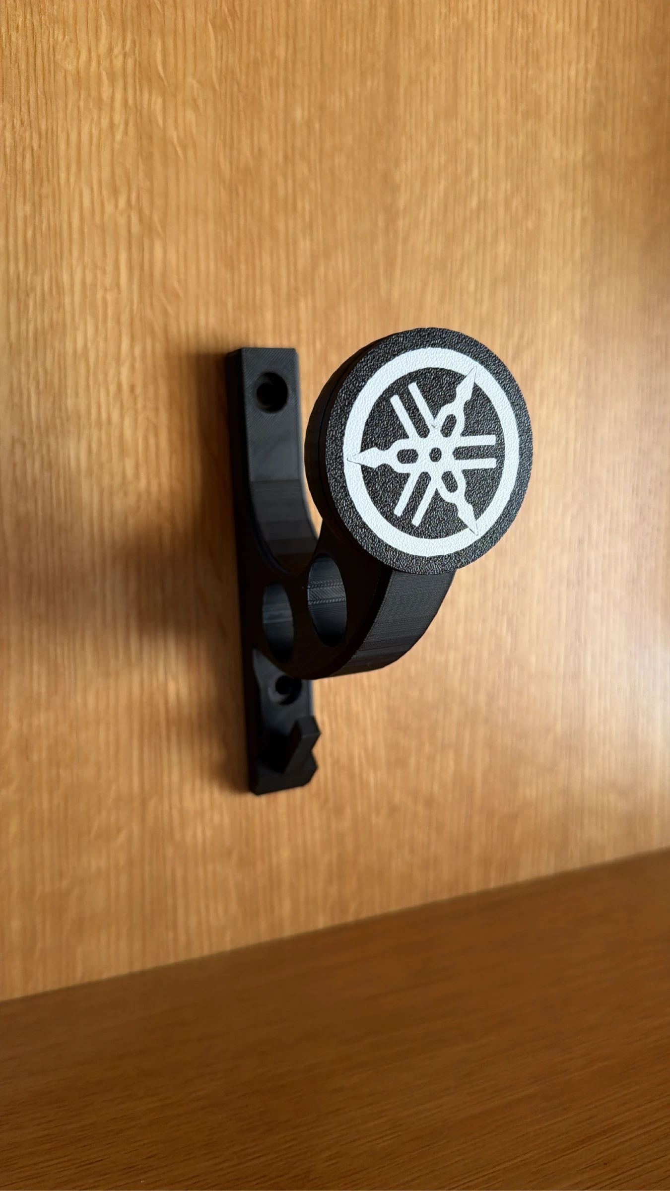 Wandhouder voor helm en accessoires – Yamaha – photo 2